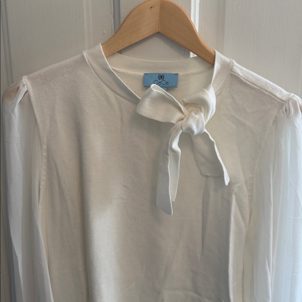CeCe // White Bow-Tie Sweater - Picture 2 of 5